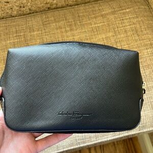 Ferragamo toiletry set